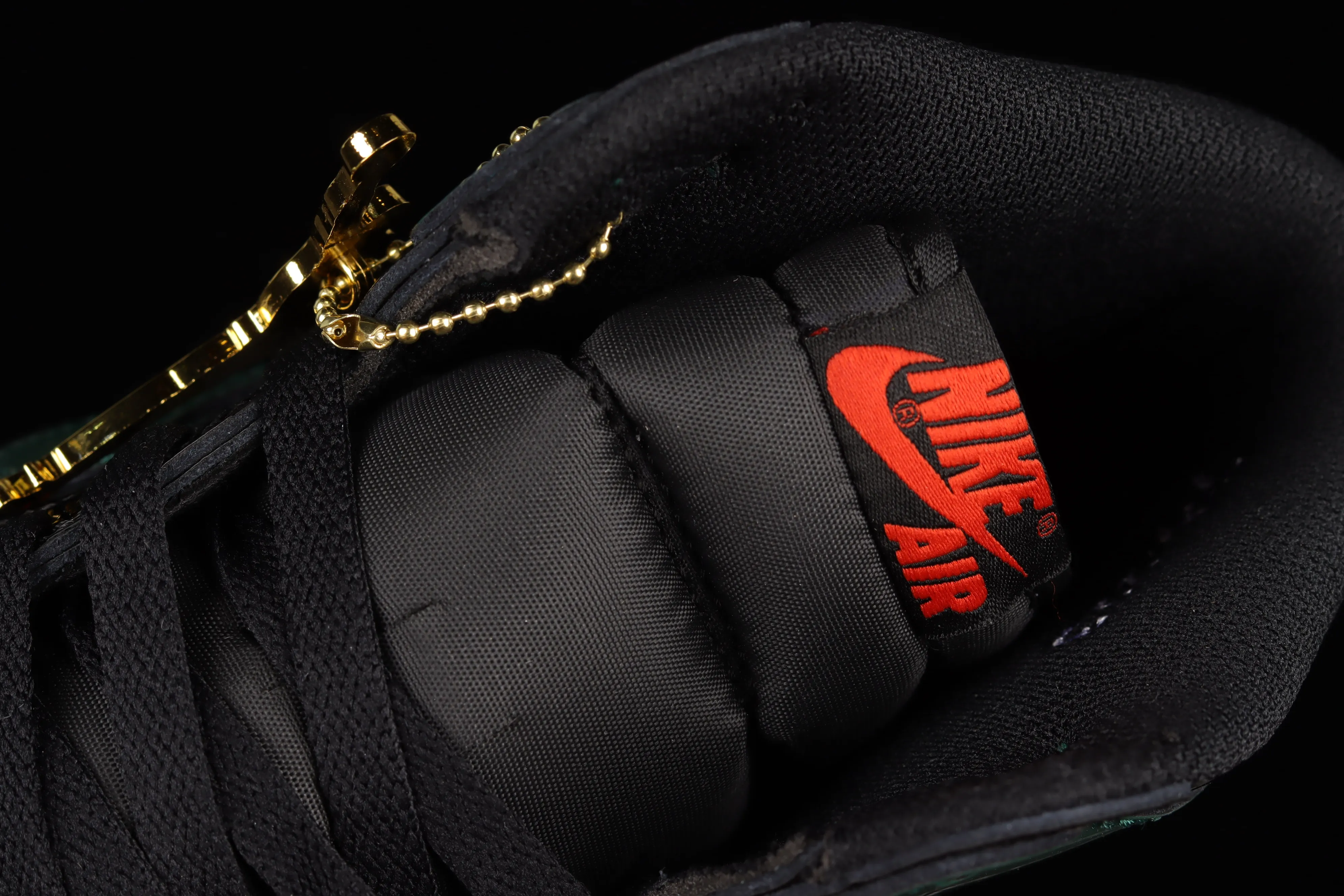 All categories Air Jordan Jordan series basketball shoes Air Jordan 1 High Air Jordan 1 Retro Hi NRG/UN AJ1 Joe 1 Miami patent leather green AV3905-038